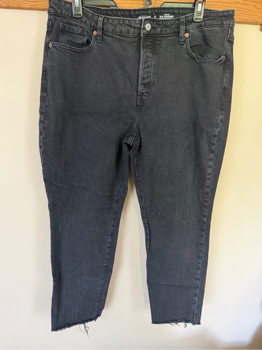 Old Navy Extra High Rise Curvy
Sky - High Straight Jeans